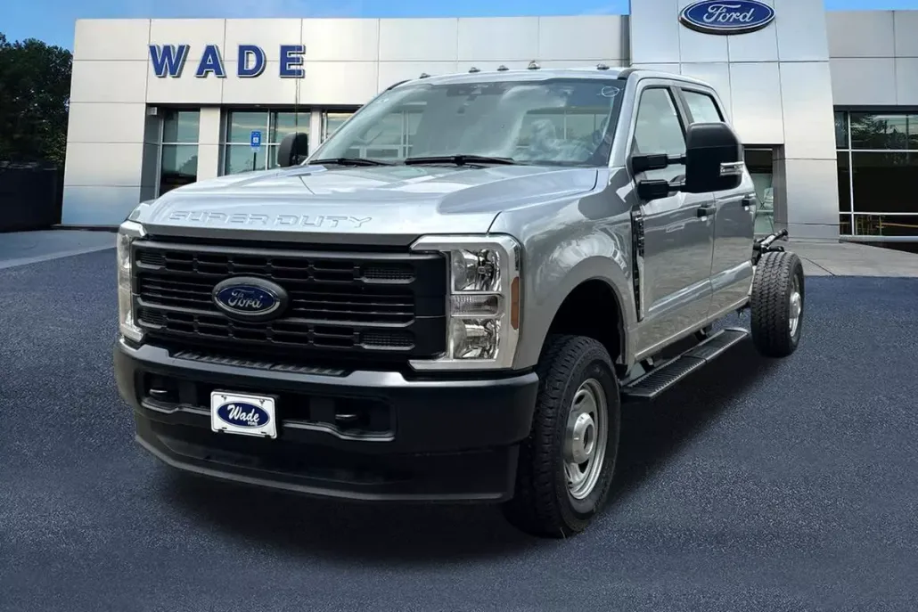 2024 Ford F-350 XL photo 1
