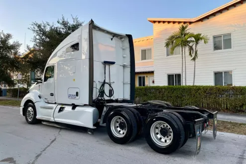 2019 Kenworth T680 photo 3