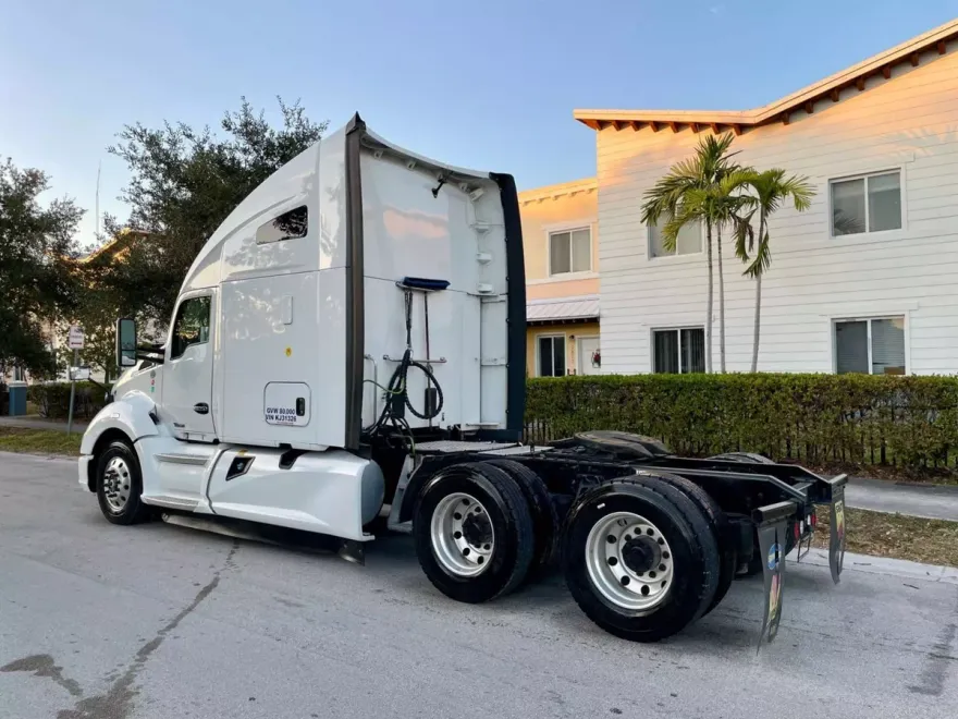 2019 Kenworth T680 photo 3