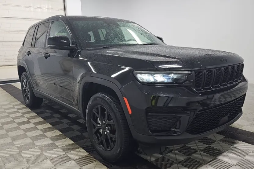 2024 Jeep Grand Cherokee Altitude photo 1