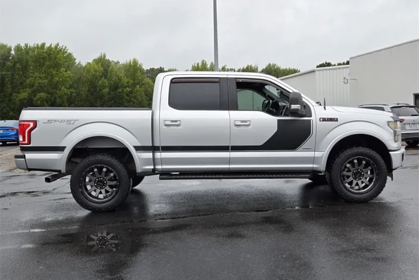 2017 Ford F-150 XLT photo 1