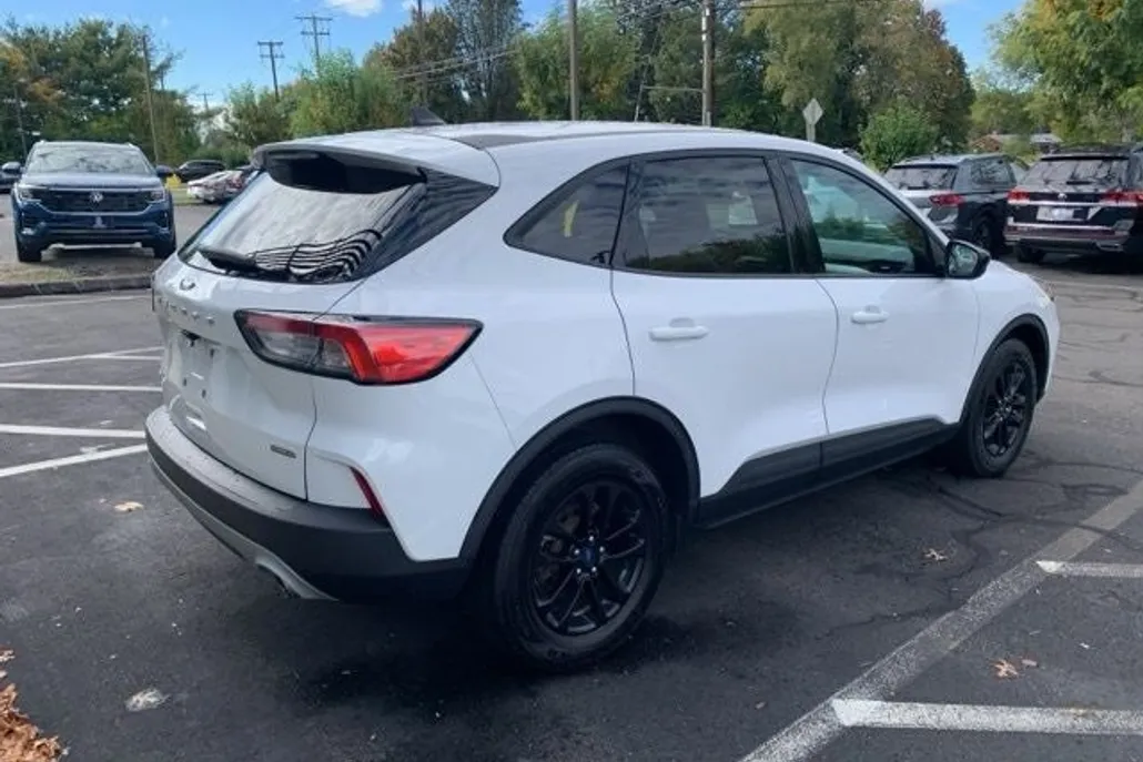 2020 Ford Escape SE Sport Hybrid photo 1