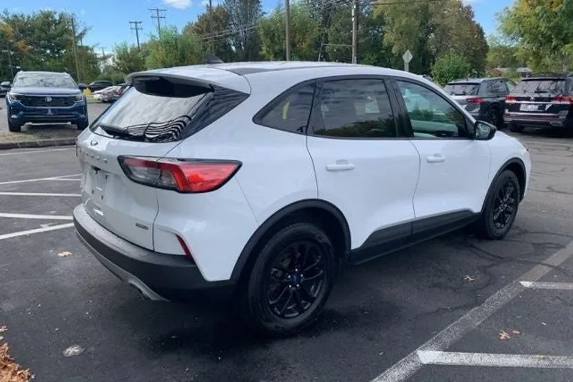 2020 Ford Escape SE Sport Hybrid photo 1