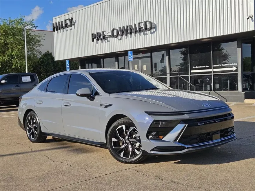 2024 Hyundai Sonata SEL photo 1