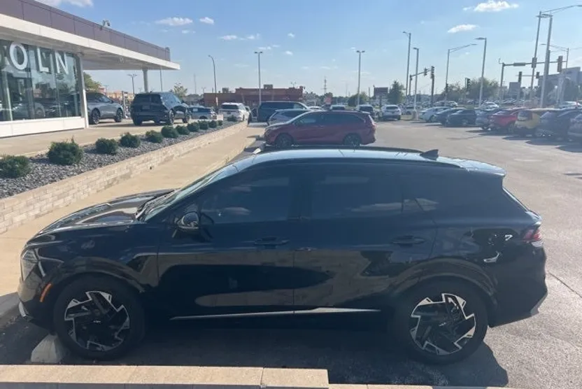 2024 Kia Sportage photo 1