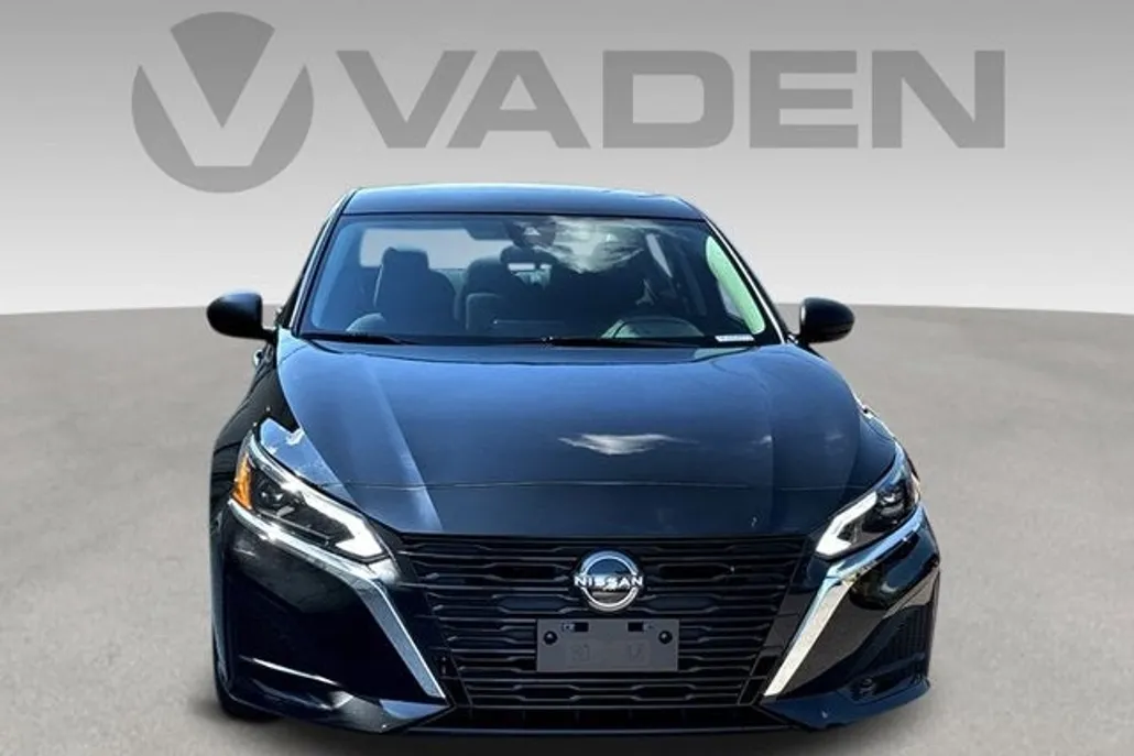 2024 Nissan Altima 2.5 SV photo 1