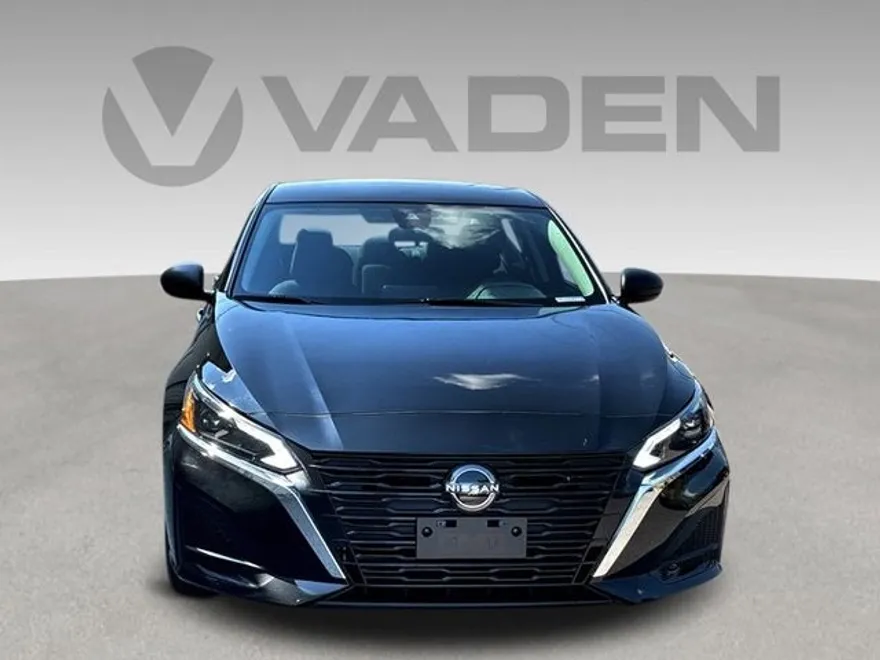 2024 Nissan Altima 2.5 SV photo 1