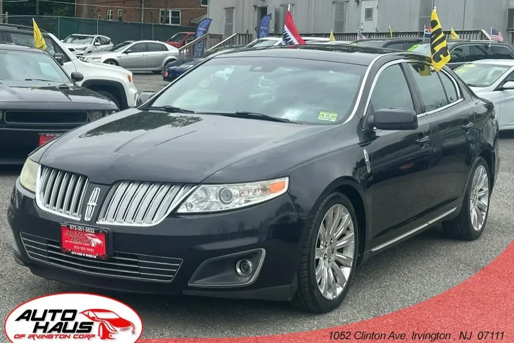 2010 Lincoln MKS photo 1
