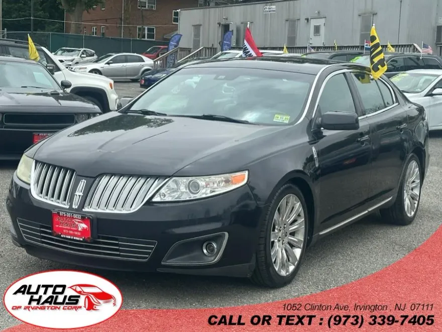 2010 Lincoln MKS photo 1