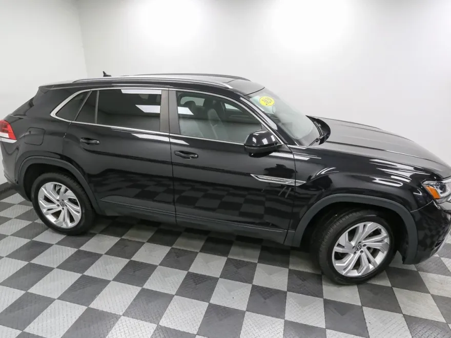 2020 Volkswagen Atlas Cross Sport SEL photo 1