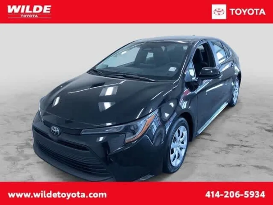 2024 Toyota Corolla LE photo 1