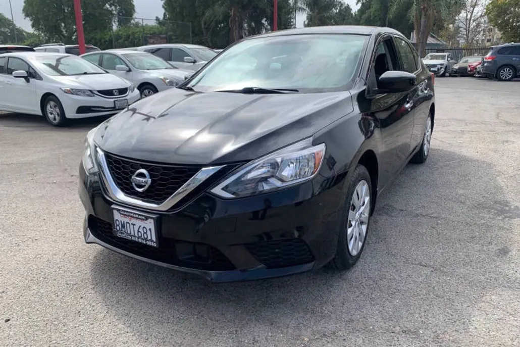 2019 Nissan Sentra S photo 1