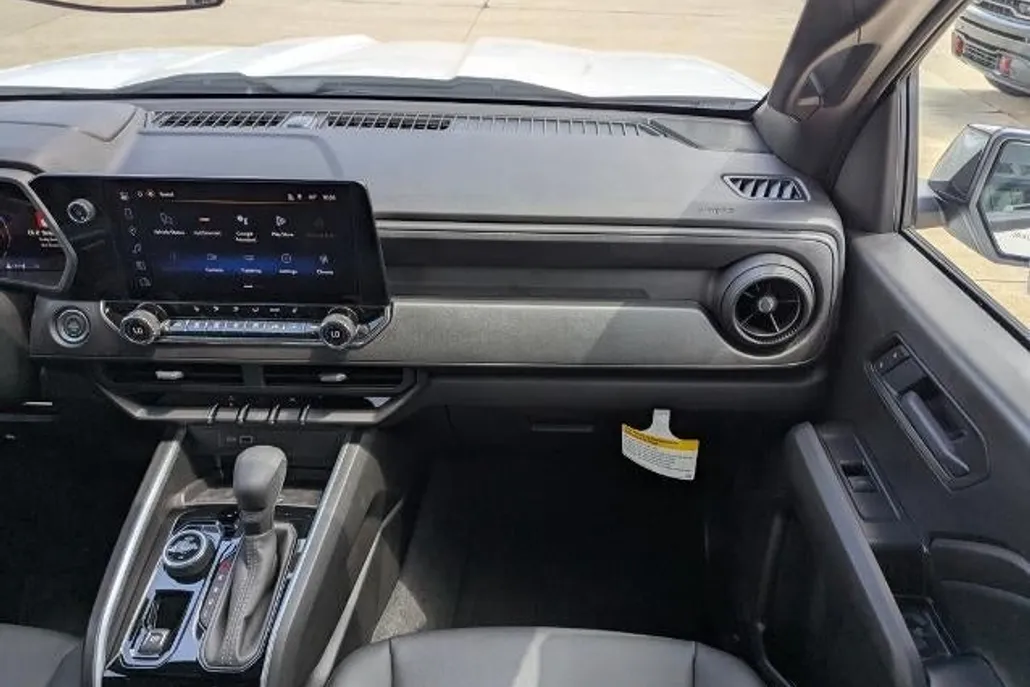 2026 Chevrolet Colorado Trail Boss photo 1