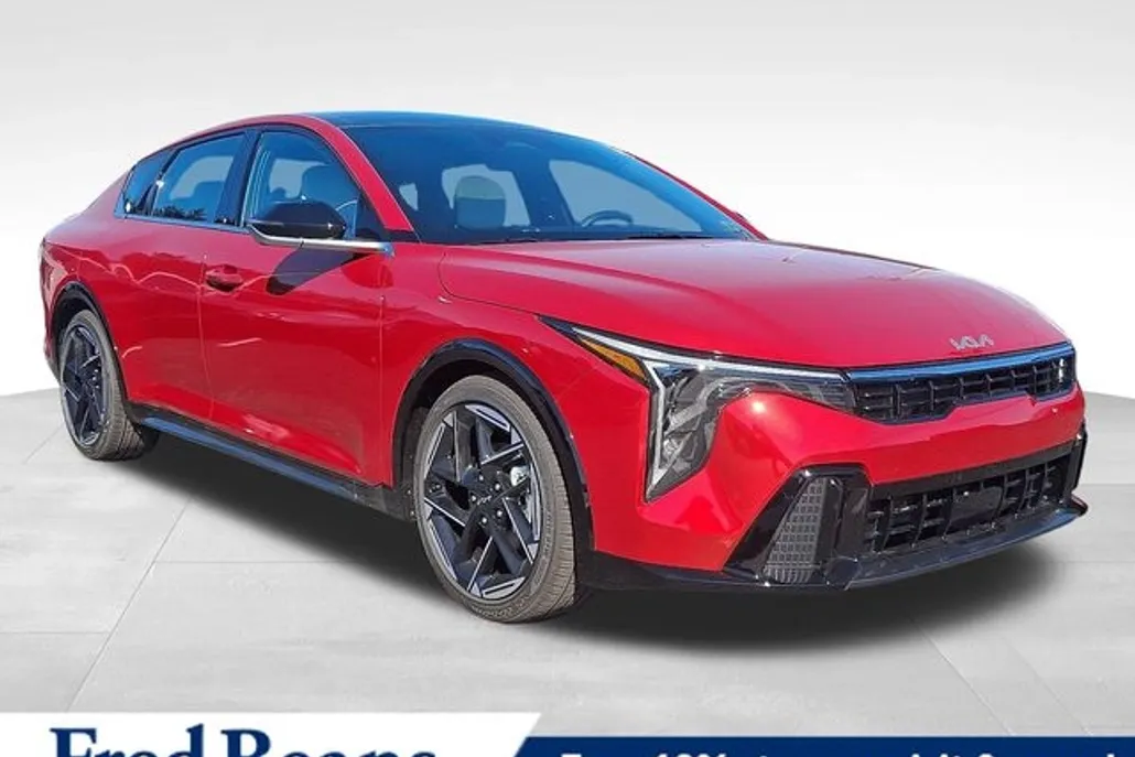 2025 Kia K4 GT-Line photo 1