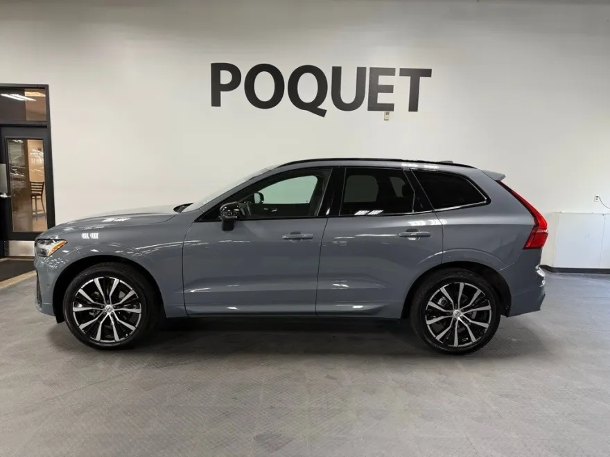 2023 Volvo XC60 B5 Plus photo 1