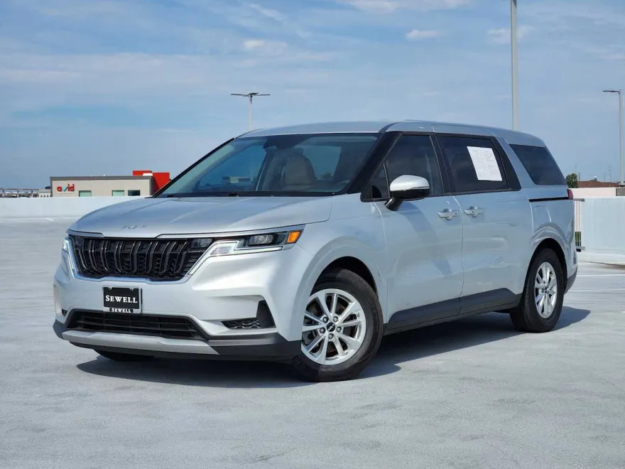 2022 Kia Carnival LXS photo 1