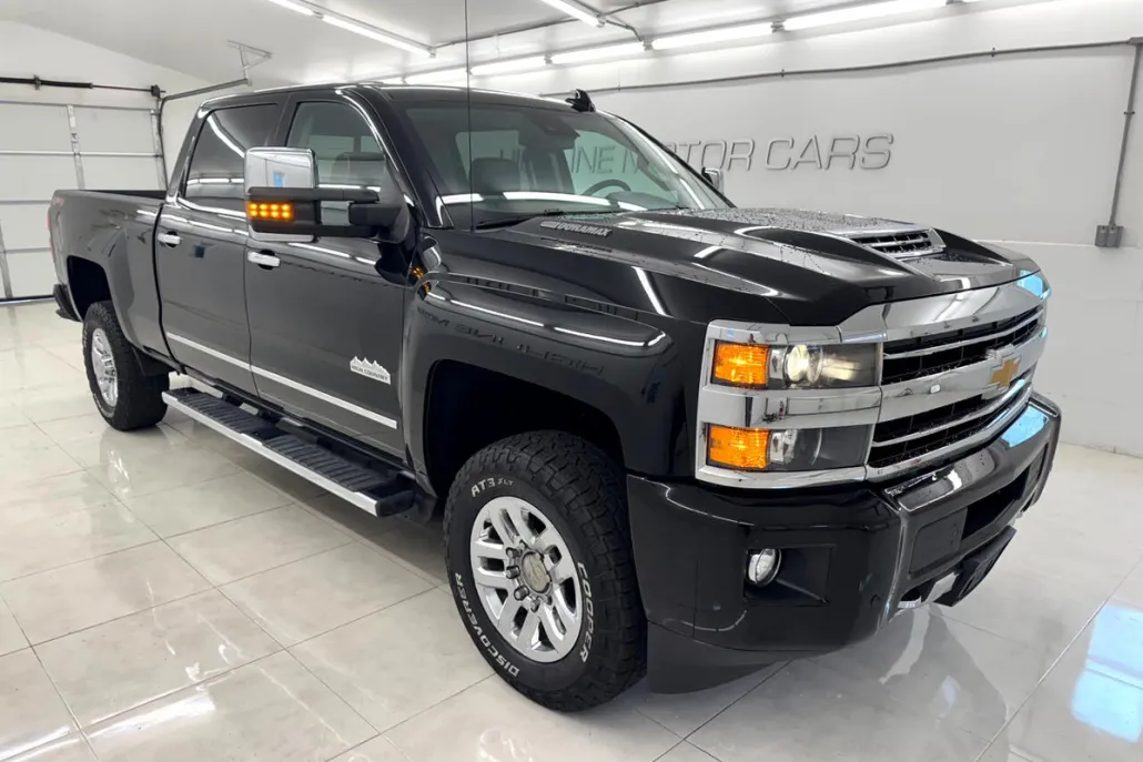 2019 Chevrolet Silverado 3500HD High Country photo 1