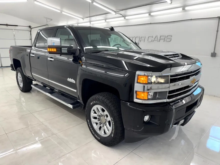 2019 Chevrolet Silverado 3500HD High Country photo 1