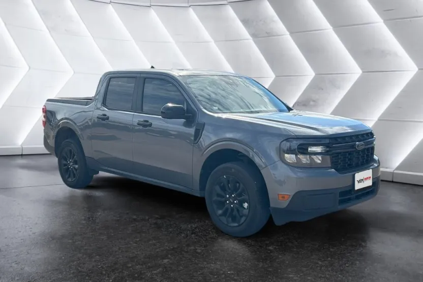 2024 Ford Maverick XLT photo 1