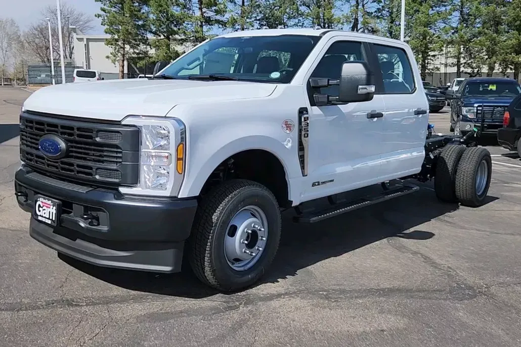 2025 Ford F-350 XL photo 1