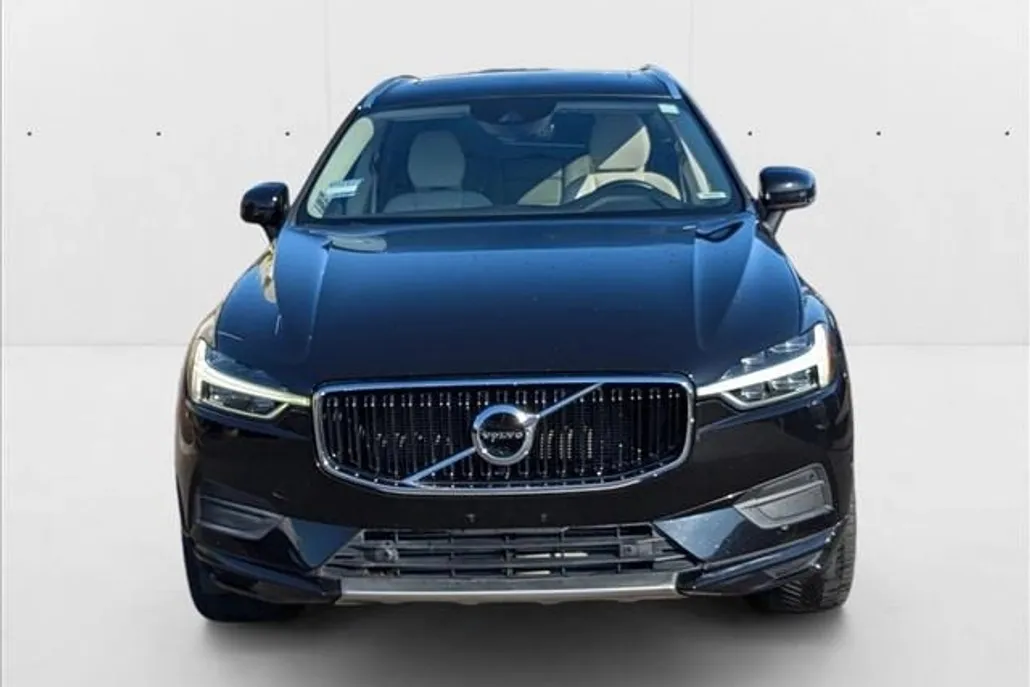 2019 Volvo XC60 T6 Momentum photo 1