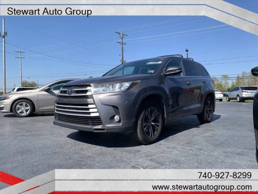 2018 Toyota Highlander LE Plus photo 1