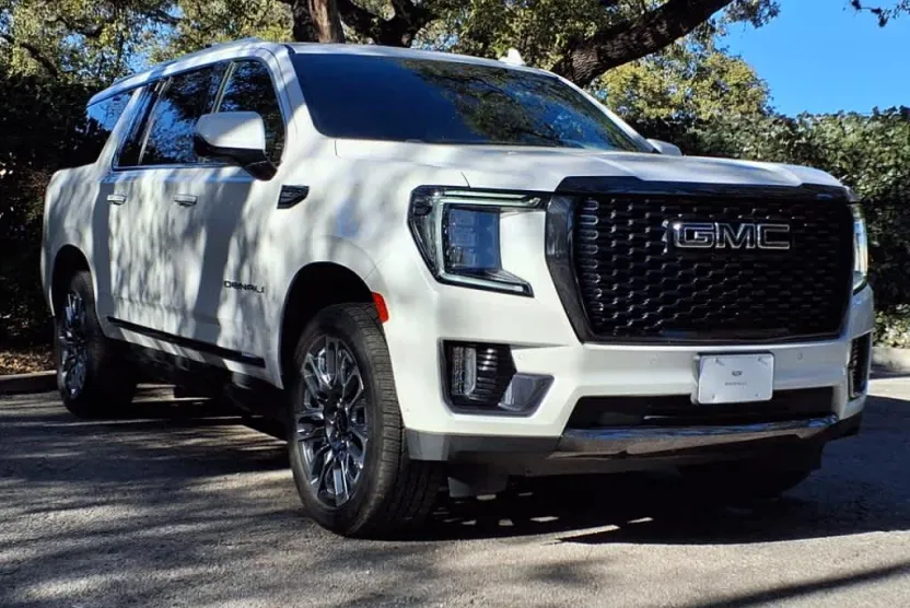 2023 Gmc Yukon XL Denali Ultimate photo 1