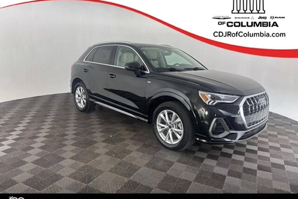2023 Audi Q3 S line Premium photo 1