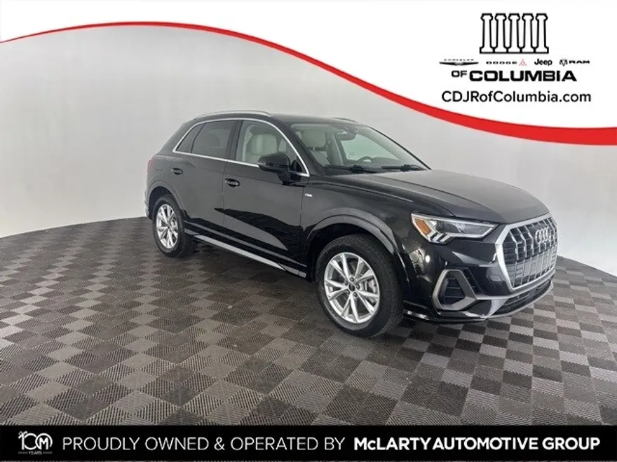 2023 Audi Q3 S line Premium photo 1