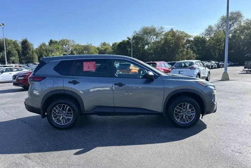 2026 Nissan Rogue S photo 1