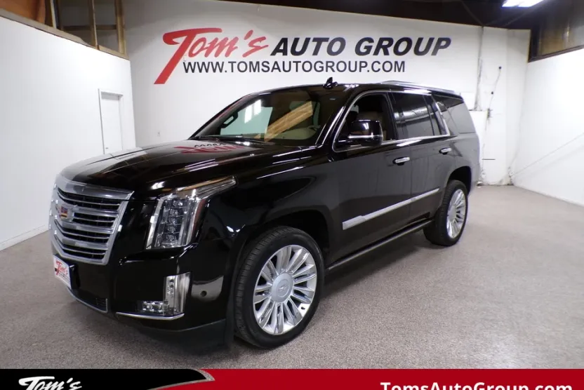 2018 Cadillac Escalade Platinum photo 1