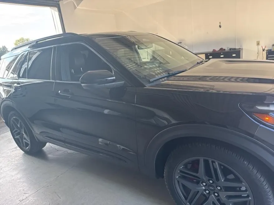 2025 Ford Explorer ST photo 1