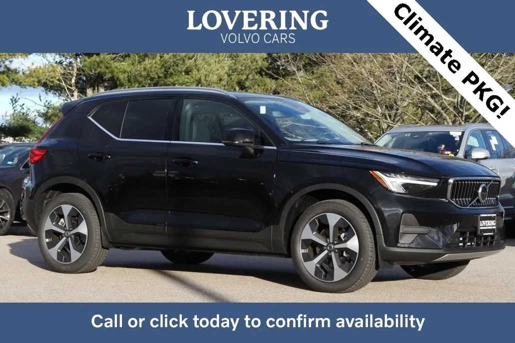 2025 Volvo XC40 Core photo 1