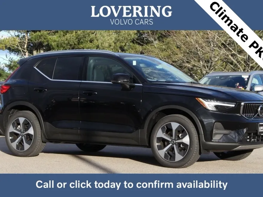 2025 Volvo XC40 Core photo 1