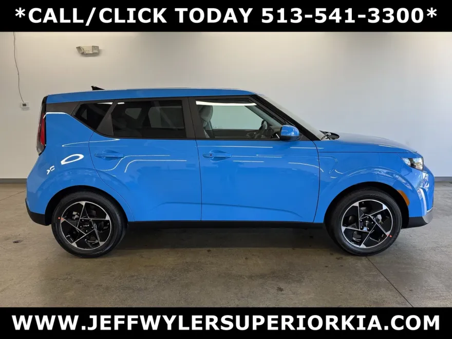 2025 Kia Soul EX photo 1