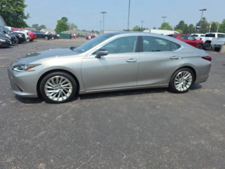 2019 Lexus ES 350 photo 1