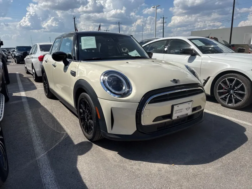 2023 Mini Cooper 4 Door Hardtop Signature photo 1