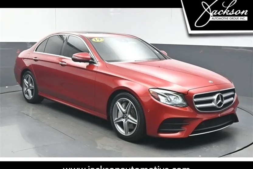 2019 Mercedes Benz E 300 Sedan photo 1