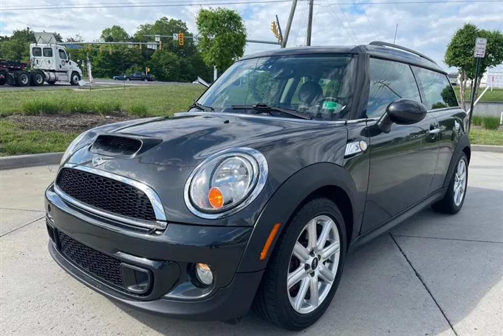 2011 Mini Clubman Base S photo 1