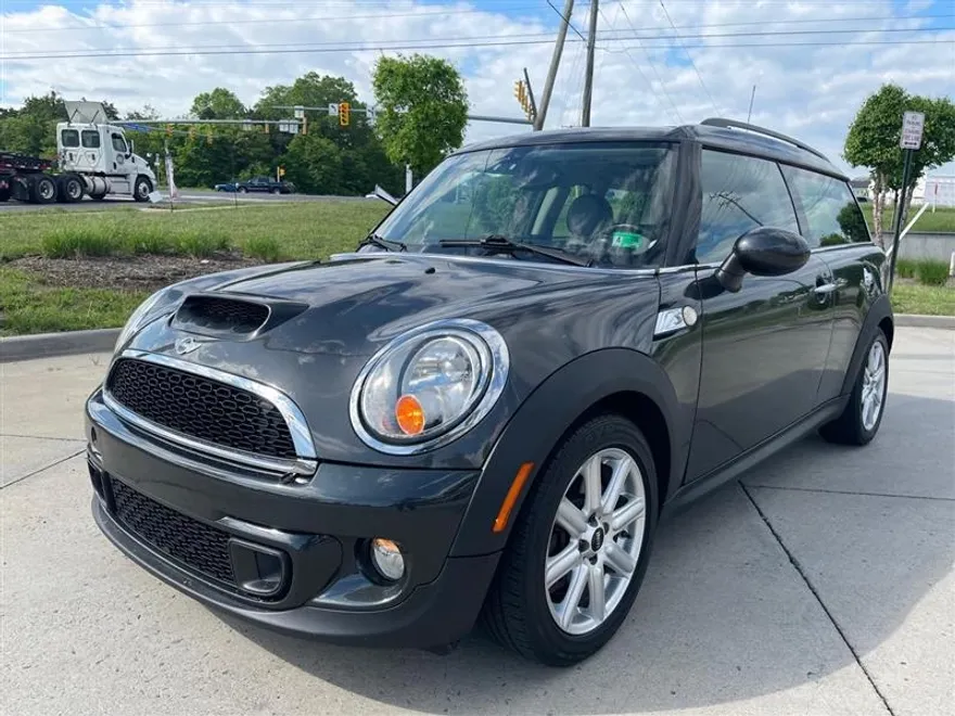 2011 Mini Clubman Base S photo 1