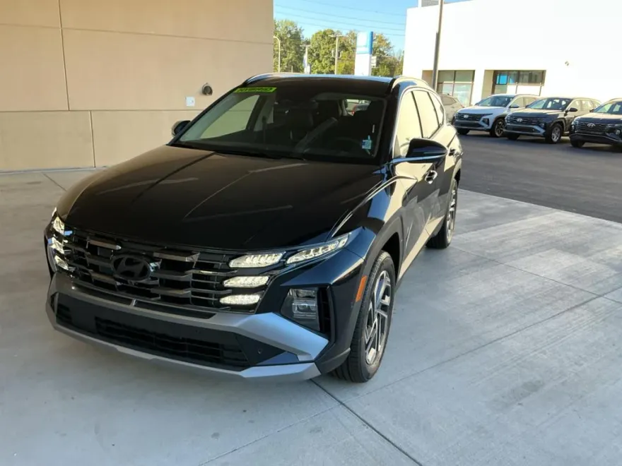 2025 Hyundai Tucson Hybrid Limited photo 1