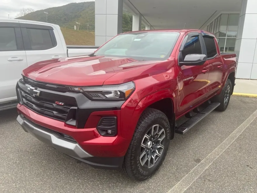 2025 Chevrolet Colorado Z71 photo 1