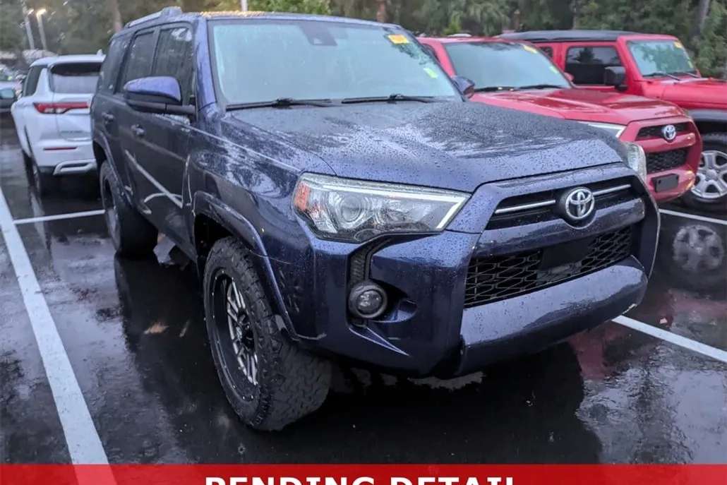 2020 Toyota 4Runner SR5 photo 1