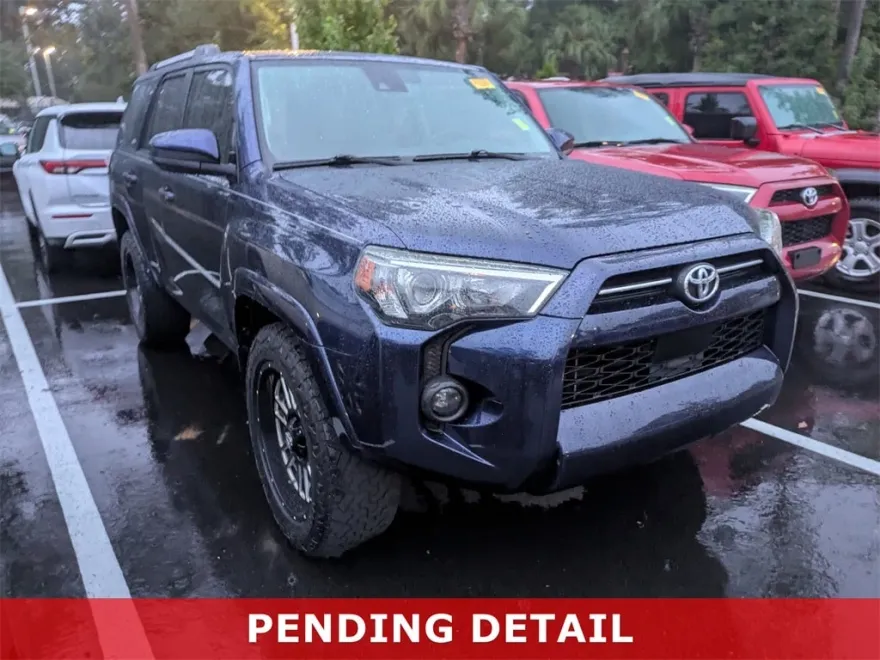 2020 Toyota 4Runner SR5 photo 1