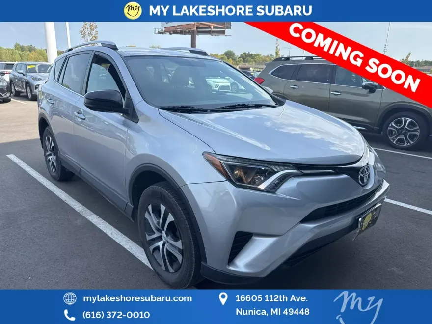 2016 Toyota RAV4 LE photo 1