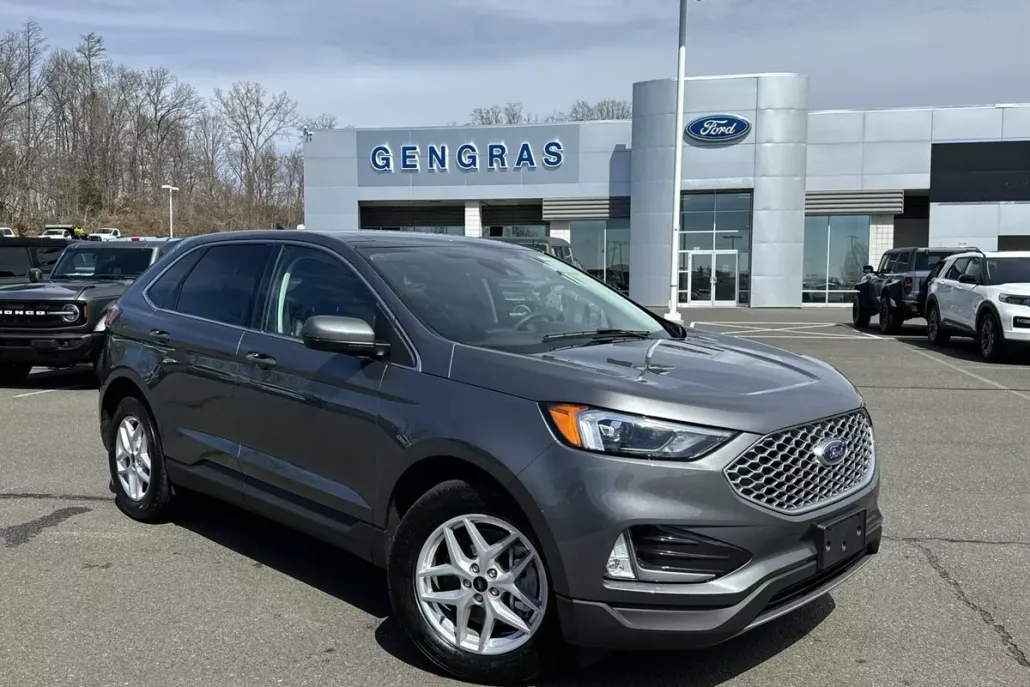 2024 Ford Edge SEL photo 1