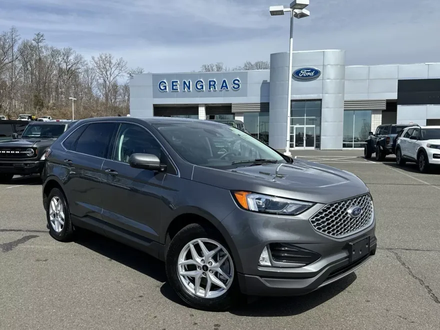 2024 Ford Edge SEL photo 1