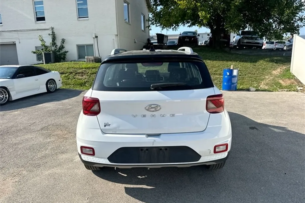 2022 Hyundai Venue SEL Limited photo 1
