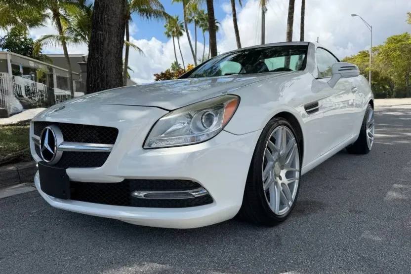 2014 Mercedes Benz SLK 250 photo 1