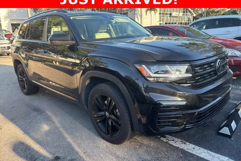 2023 Volkswagen Atlas SEL R-Line photo 1
